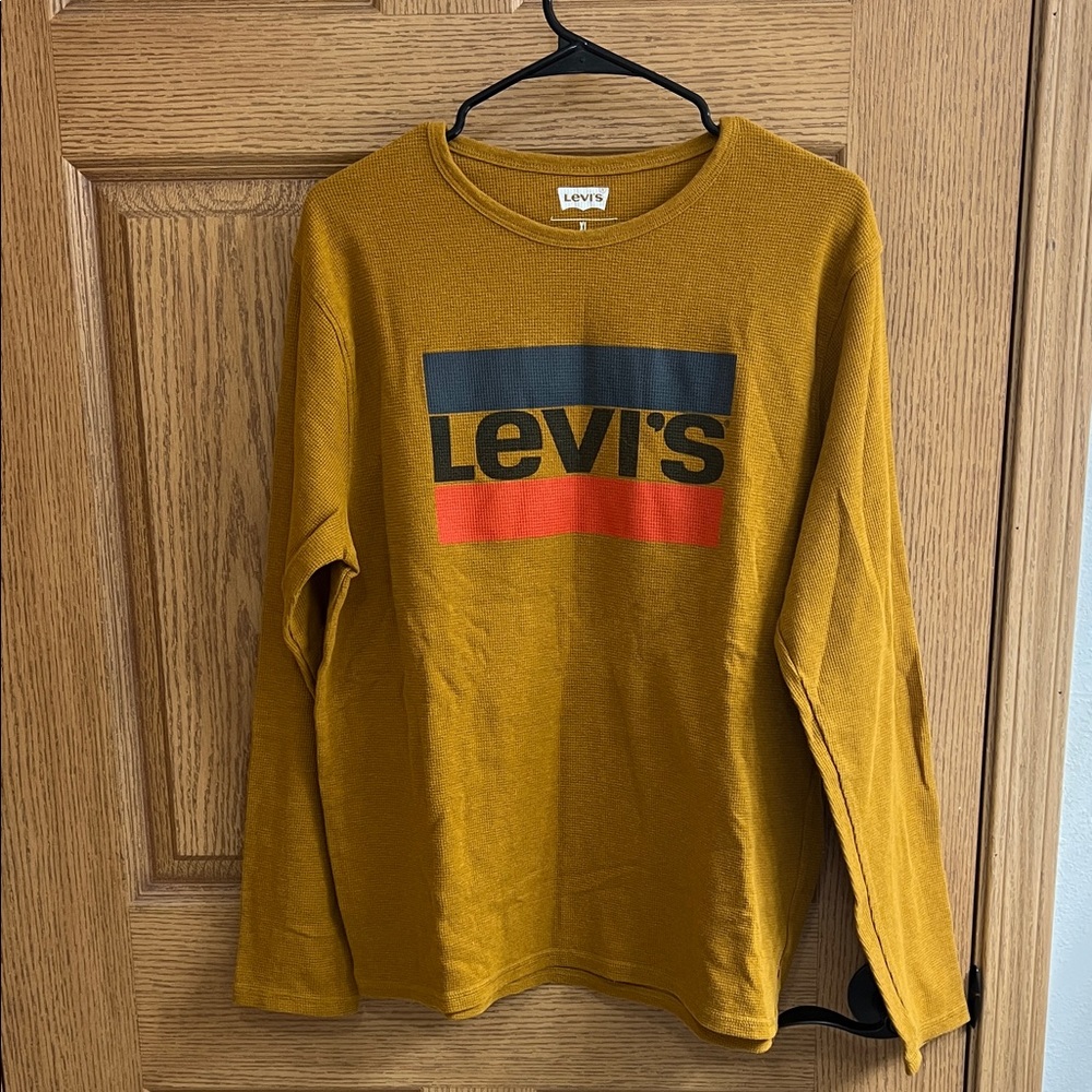 Levi's Ochre Long Sleeve Tee